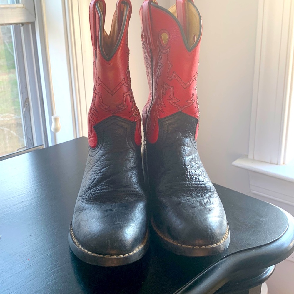 Acme kids boots! These are so cute! My child just out grew size 1.5